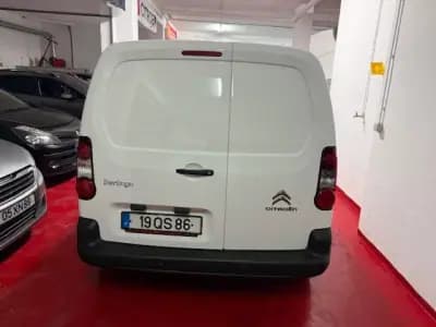 Vendo Citroën Berlingo 2015 - 8900 EUR, 221000 km - AUTO.MOTO.pt