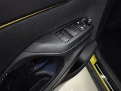 Sell Toyota Yaris Cross 2021 - 29950 EUR, 86189 km - AUTO.MOTO.pt