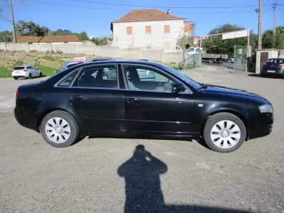 Vendo Audi A4 2005 - 5900 EUR, 290000 km - AUTO.MOTO.pt