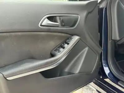 Vendo Mercedes-Benz CLA 180 2017 - 19999 EUR, 160000 km - AUTO.MOTO.pt