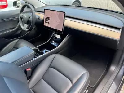 Vendo Tesla Model 3 2019 - 23990 EUR, 73000 km - AUTO.MOTO.pt