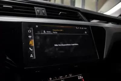 Vendo Audi Q8 e-Tron Sportback 2023 - 52900 EUR, 34353 km - AUTO.MOTO.pt