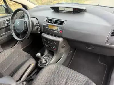 Vendo Citroën C4 2009 - 4950 EUR, 218000 km - AUTO.MOTO.pt