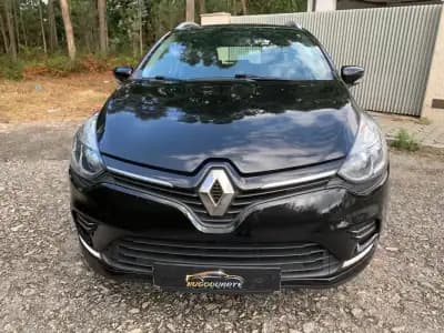 Vendo Renault Clio Sport Tourer 2019 - 13999 EUR, 127245 km - AUTO.MOTO.pt