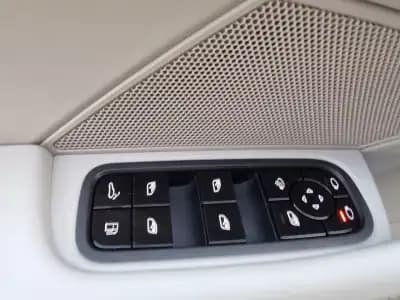 Vendo Porsche Panamera Sport Turismo 2018 - 84990 EUR, 147000 km - AUTO.MOTO.pt