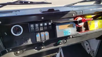 Vendo Land Rover Defender 2001 - 35000 EUR, 81787 km - AUTO.MOTO.pt