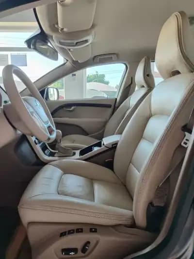 Sell Volvo XC 70 2010 - 13250 EUR, 324000 km - AUTO.MOTO.pt