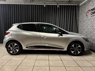 Vendo Renault Clio 2018 - 10999 EUR, 89000 km - AUTO.MOTO.pt