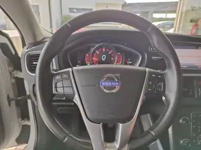Vendo Volvo V40 2013 - 8350 EUR, 298100 km - AUTO.MOTO.pt