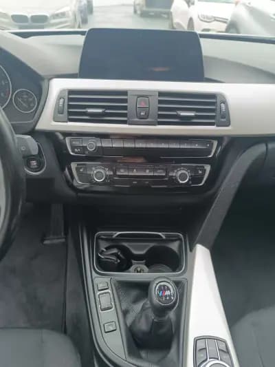Vendo BMW 318 2018 - 19900 EUR, 170608 km - AUTO.MOTO.pt