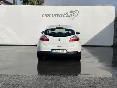 Vendo Renault Mégane 2011 - 7500 EUR, 272530 km - AUTO.MOTO.pt