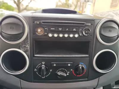 Vendo Peugeot Partner 2010 - 5480 EUR, 286000 km - AUTO.MOTO.pt