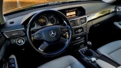 Sell Mercedes-Benz E 220 2010 - 17450 EUR, 226000 km - AUTO.MOTO.pt