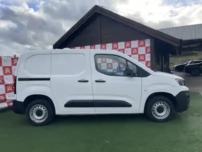 Vendo Peugeot Partner 1.5 BlueHDi Pro Standard 2021 - 14490 EUR, 121725 km - AUTO.MOTO.pt
