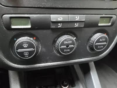 Sell Volkswagen Golf 2006 - 4999 EUR, 168497 km - AUTO.MOTO.pt