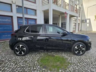 Vendo Opel Corsa-e 2023 - 17950 EUR, 9000 km - AUTO.MOTO.pt