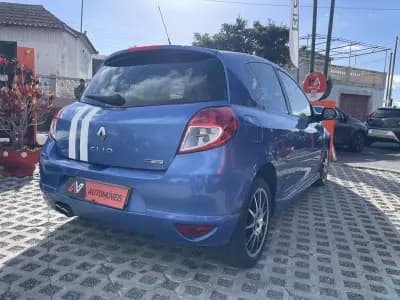 Vendo Renault Clio 2011 - 8750 EUR, 227156 km - AUTO.MOTO.pt