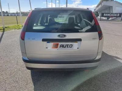 Sell Ford Focus SW 2005 - 2990 EUR, 307902 km - AUTO.MOTO.pt