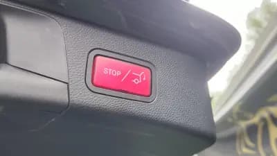 Vendo Mercedes-Benz C 300e 2021 - 21500 EUR, 165000 km - AUTO.MOTO.pt