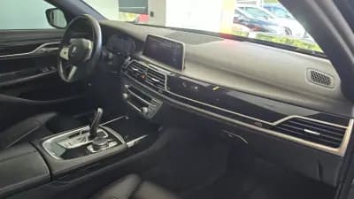 Vendo BMW 740 2019 - 52500 EUR, 149991 km - AUTO.MOTO.pt
