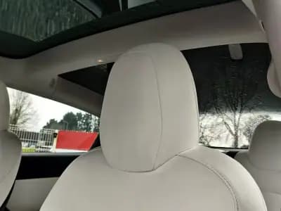 Vendo Tesla Model 3 2020 - 30400 EUR, 105371 km - AUTO.MOTO.pt