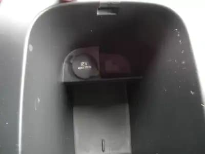 Vendo Volvo V40 2017 - 16800 EUR, 170641 km - AUTO.MOTO.pt