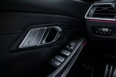 Vendo BMW 320 2022 - 34990 EUR, 75451 km - AUTO.MOTO.pt