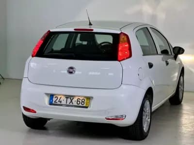 Vendo Fiat Punto 2017 - 7950 EUR, 77357 km - AUTO.MOTO.pt