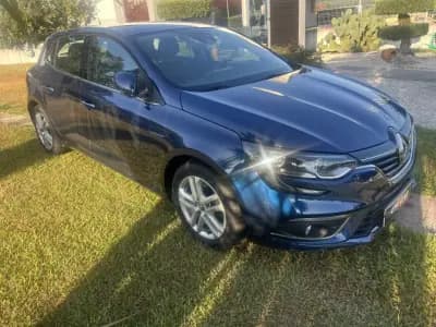 Vendo Renault Mégane Coupe 2017 - 14490 EUR, 193200 km - AUTO.MOTO.pt