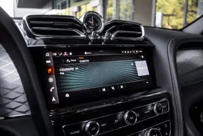 Sell Bentley Bentayga 2022 - 230000 EUR, 70942 km - AUTO.MOTO.pt