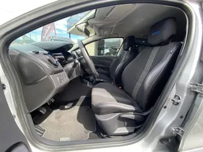 Vendo Renault Clio 2017 - 16950 EUR, 92830 km - AUTO.MOTO.pt