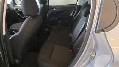 Sell Peugeot 208 2019 - 9900 EUR, 179951 km - AUTO.MOTO.pt