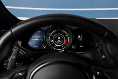 Sell Aston Martin V8 Vantage Roadster 2021 - 165000 EUR, 14873 km - AUTO.MOTO.pt