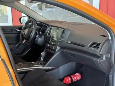 Sell Renault Mégane 2019 - 49990 EUR, 11812 km - AUTO.MOTO.pt