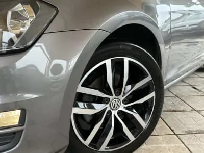 Vendo Volkswagen Golf 2017 - 15950 EUR, 175038 km - AUTO.MOTO.pt