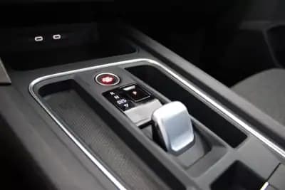 Vendo SEAT Leon 2021 - 18900 EUR, 136631 km - AUTO.MOTO.pt