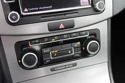 Vendo Volkswagen Passat 2011 - 10990 EUR, 174000 km - AUTO.MOTO.pt