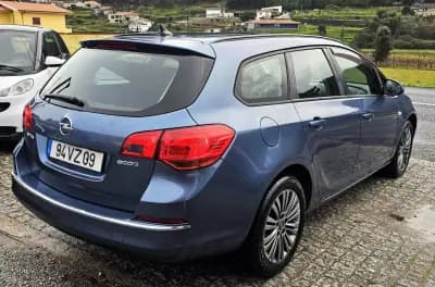 Vendo Opel Astra Sports Tourer 2015 - 8999 EUR, 250000 km - AUTO.MOTO.pt