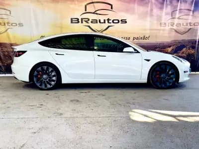 Vendo Tesla Model 3 2022 - 39900 EUR, 40060 km - AUTO.MOTO.pt