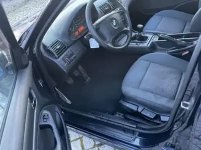 Vendo BMW 318 2005 - 6950 EUR, 281920 km - AUTO.MOTO.pt