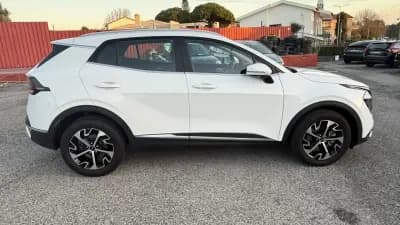 Vendo Kia Sportage 2024 - 34990 EUR, 5360 km - AUTO.MOTO.pt