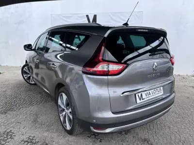 Sell Renault Scénic 2017 - 12900 EUR, 177522 km - AUTO.MOTO.pt