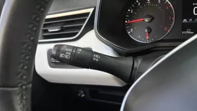 Vendo Renault Clio 2023 - 14499 EUR, 111021 km - AUTO.MOTO.pt