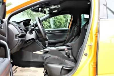 Vendo Renault Mégane 2019 - 43990 EUR, 42000 km - AUTO.MOTO.pt