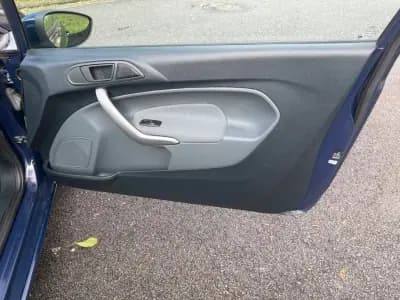 Vendo Ford Fiesta 2009 - 5990 EUR, 171000 km - AUTO.MOTO.pt