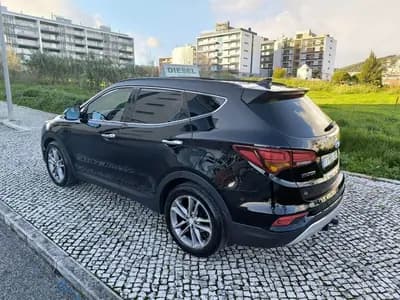 Vendo Hyundai Santa Fe 2016 - 21950 EUR, 149998 km - AUTO.MOTO.pt