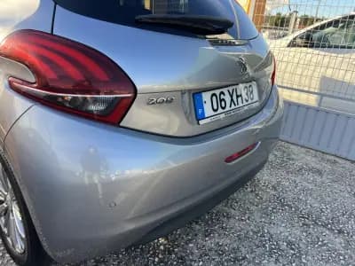Vendo Peugeot 208 2019 - 10450 EUR, 73052 km - AUTO.MOTO.pt