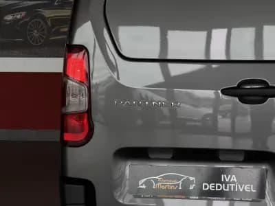 Vendo Peugeot Partner 2022 - 16990 EUR, 79102 km - AUTO.MOTO.pt