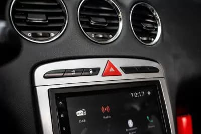 Vendo Peugeot 308 CC 2010 - 10450 EUR, 210184 km - AUTO.MOTO.pt