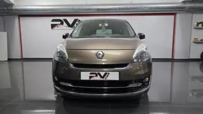 Vendo Renault Grand Scénic 2012 - 9990 EUR, 188000 km - AUTO.MOTO.pt